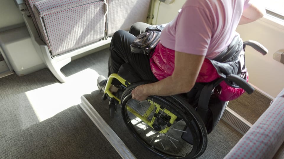 Rollstuhltaxi statt Tram - Basel-Stadt bietet eine Alternative