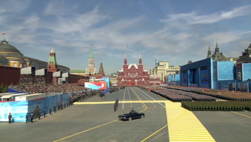 Militärparade in Moskau (ohne Kommentar)
