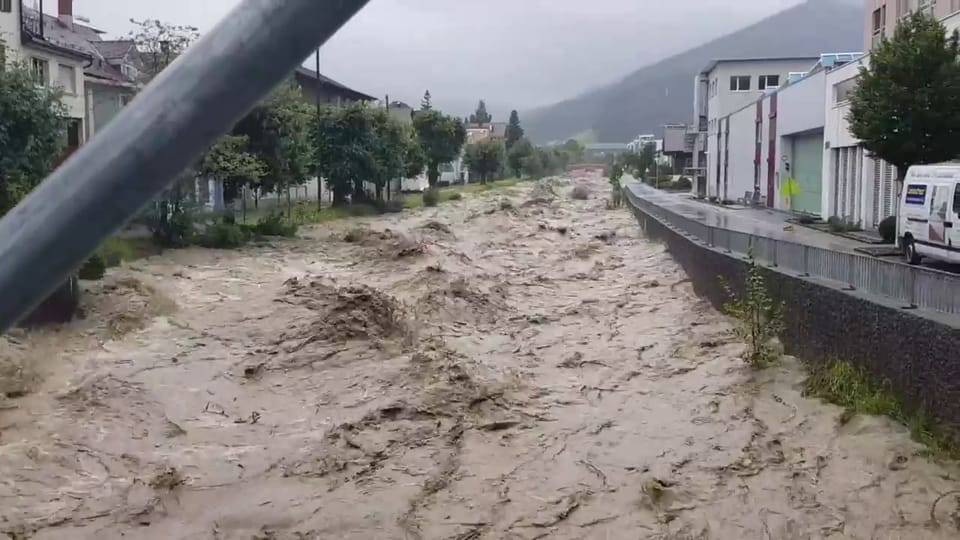 26. Juli um 16 Uhr: Hochwasser an der Alp bei Einsiedeln. #SRFMeteoVideo Markus Teller