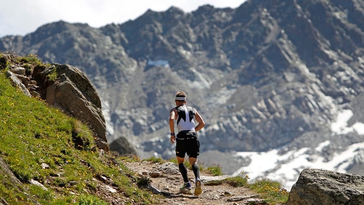Waldweg statt Bergpanorama für die Läufer