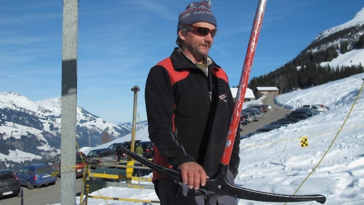 Am Skilift von Anbügler Ueli Schütz