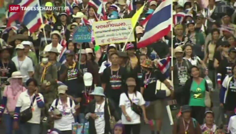 Massenproteste legen Bangkok lahm