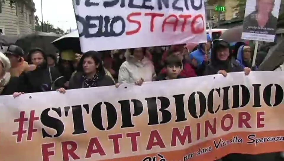 Neapel: Protest gegen Giftmüll (unkommentiert)