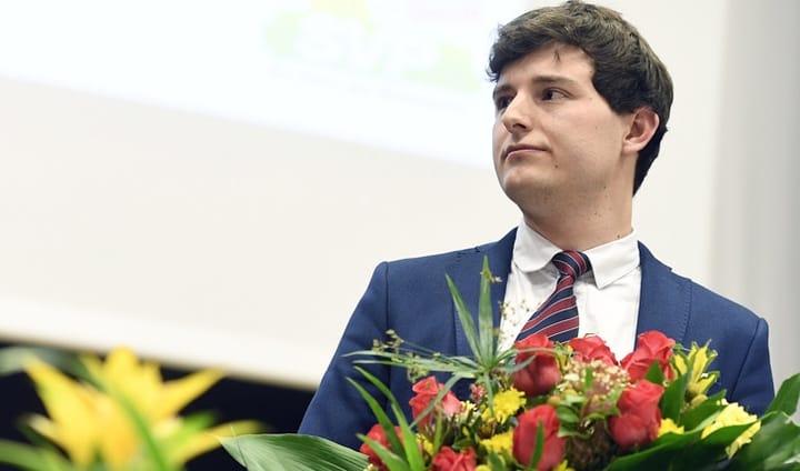 Benjamin Fischer soll als jüngster Parteipräsident die Zürcher SVP wieder auf die Erfolgsspur zurückbringen