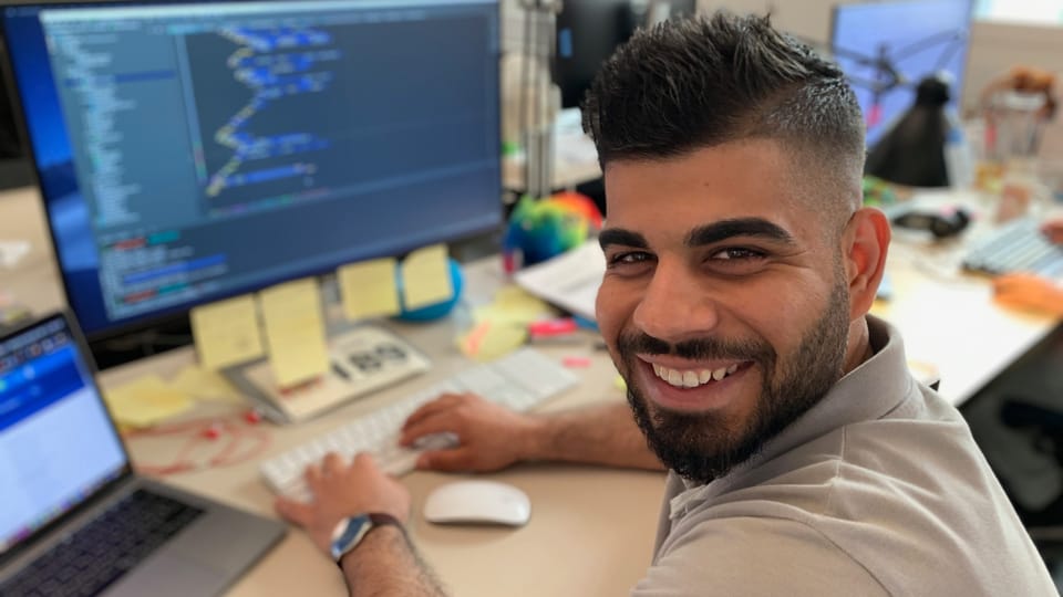 Rami Jumaah ist vor dreieinhalb Jahren in die Schweiz geflüchtet. Im Juli macht er seinen Lehrabschluss als Software-Entwickler.