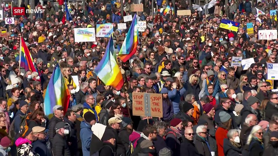 Tausende protestieren gegen Putin auf Zürichs Strassen