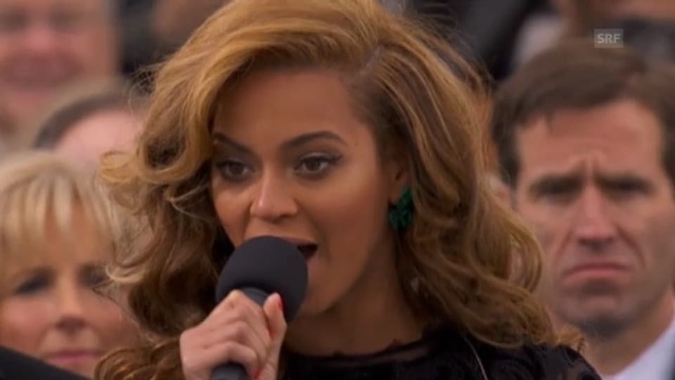 Beyoncé singt die Nationalhymne