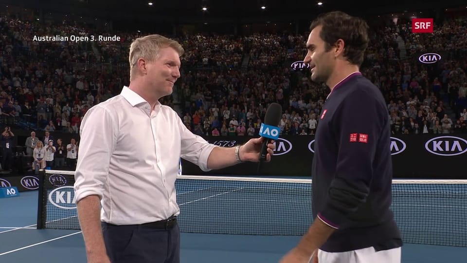 Federer im Platzinterview mit Jim Courier (englisch)
