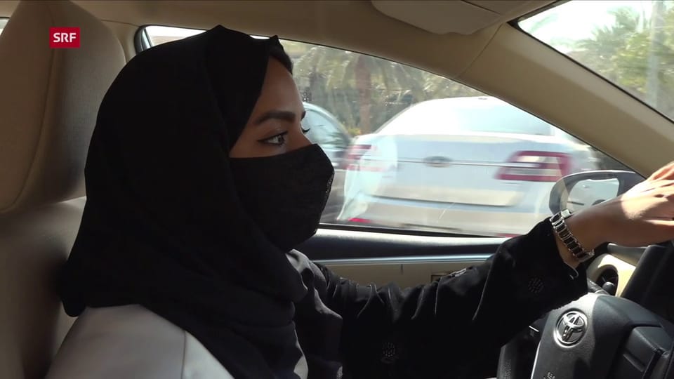 Fahrlehrerin Abrar al-Muhaysini: «Es war an der Zeit, dass die Frauen Autofahren dürfen – die Wirtschaft braucht das»