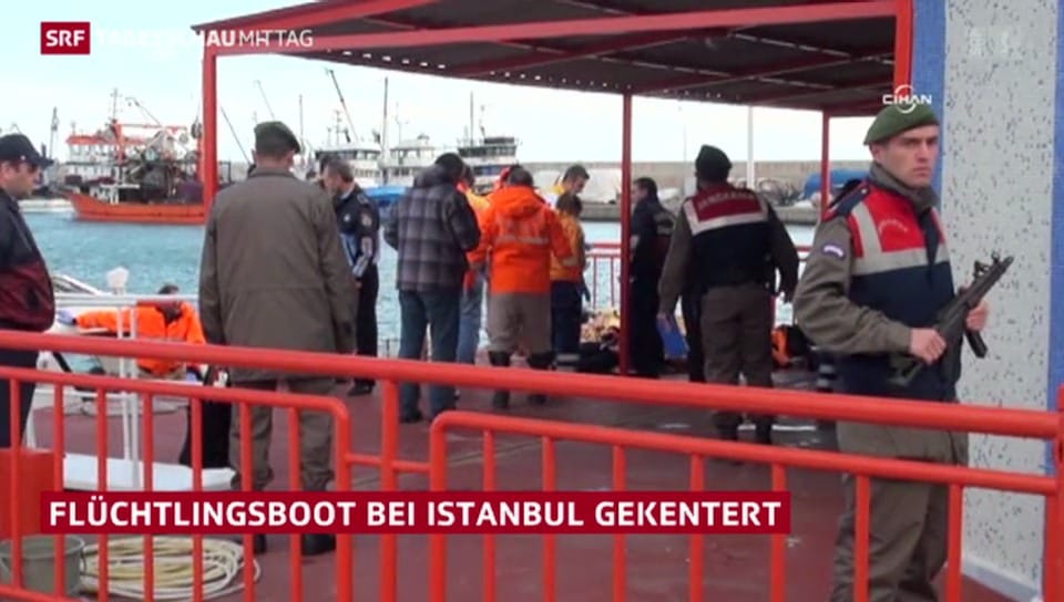Flüchtlingsboot kentert bei Istanbul