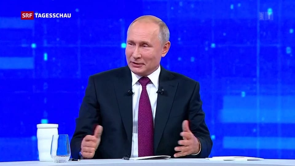 Wladimir Putin beantwortet die Fragen der Bevölkerung