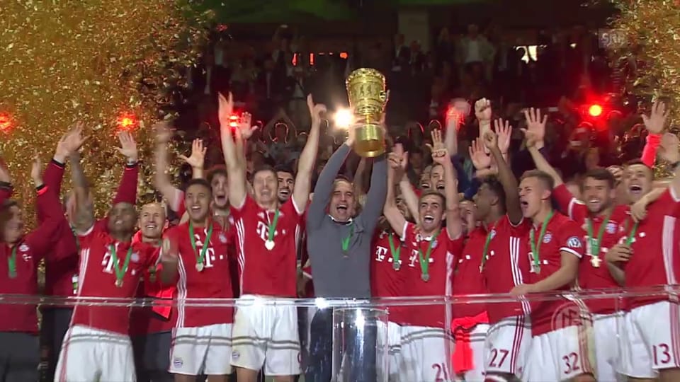 Die Bayern holen den 18. Pokal