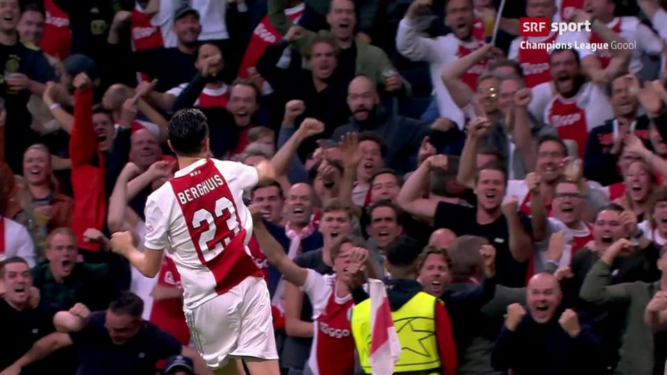 Archiv: Ajax bleibt makellos
