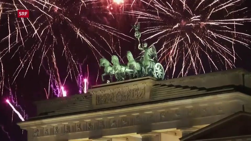Feuerwerk über dem Brandenburger Tor – und Zündelverbot auf der Partymeile