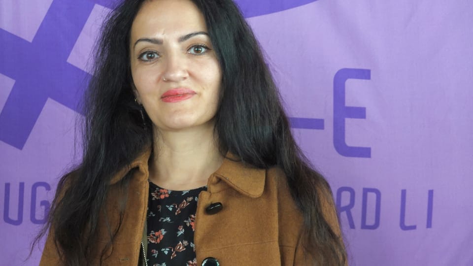 Die kurdische Aktivstin Özen Aytaç aus Basel macht sich grosse Sorgen um die Kurdinnen und Kurden im Norden Syriens