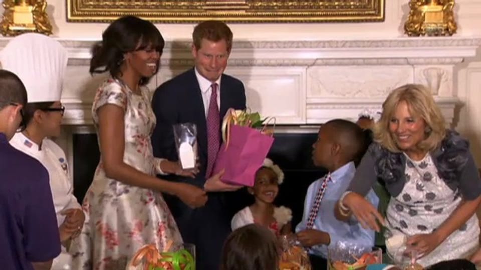 Prinz Harry trifft Michelle Obama (unkomm. Video)