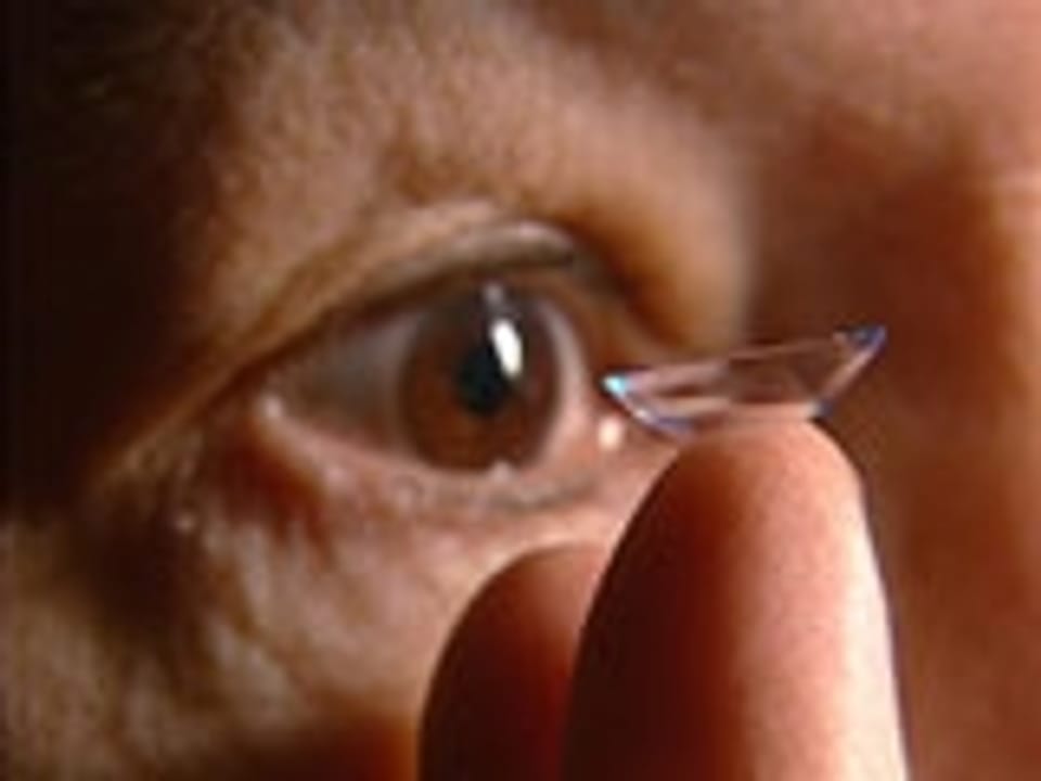 So blenden Kontaktlinsen-Hersteller ihre Kunden