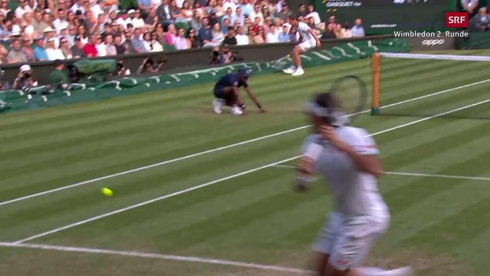 Federer schickt Gasquet fast ins Publikum