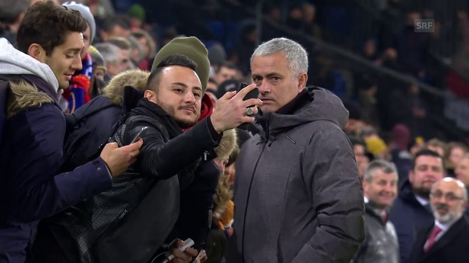 Mourinho erklärt Selfies: «Wollte freundlich zu den Fans sein»