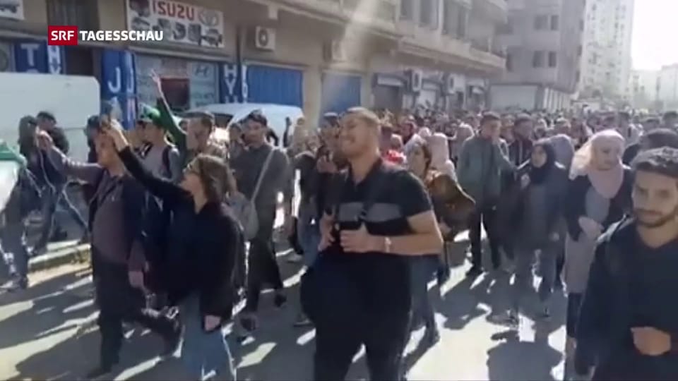 Aus dem Archiv: Algerier demonstrieren gegen Präsident Bouteflika