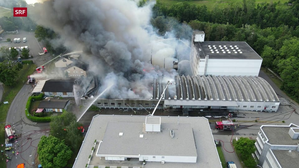 Drohnenaufnahme von der Brandstätte in Spreitenbach