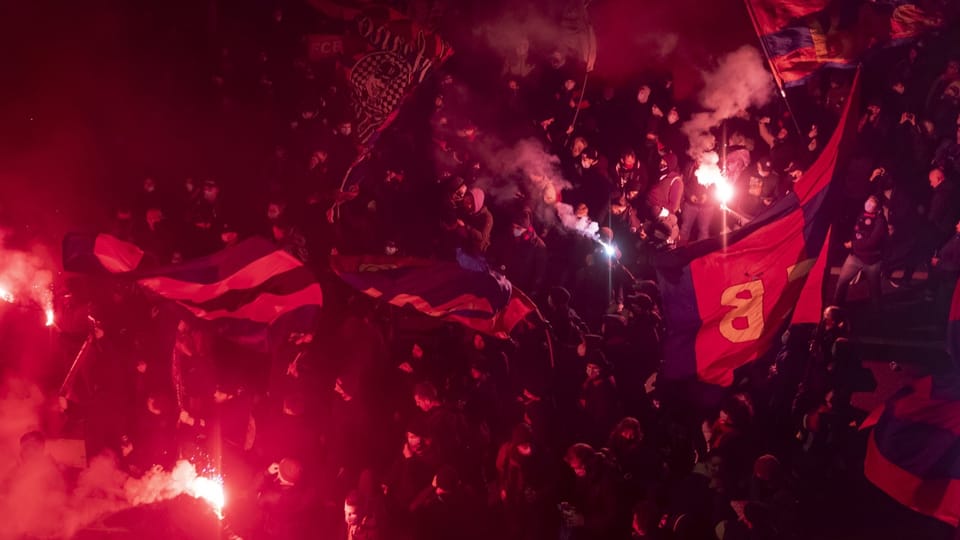 Kritik an FCB-Fanaufmarsch vor dem Stadion