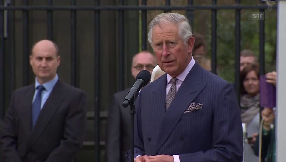 Prinz Charles gratuliert der Queen