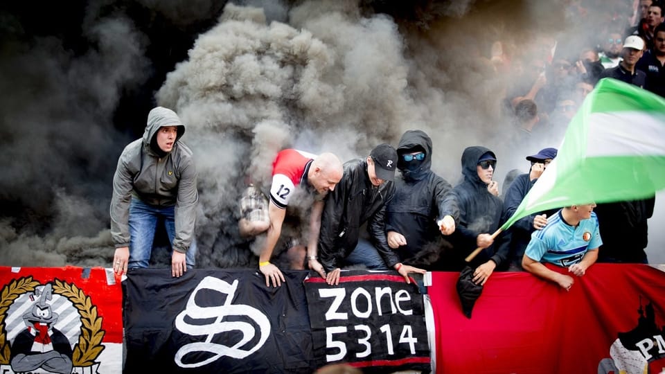 Die Rotterdam-Fans sind zum Teil als gewalttätig bekannt – auch bei der Polizei