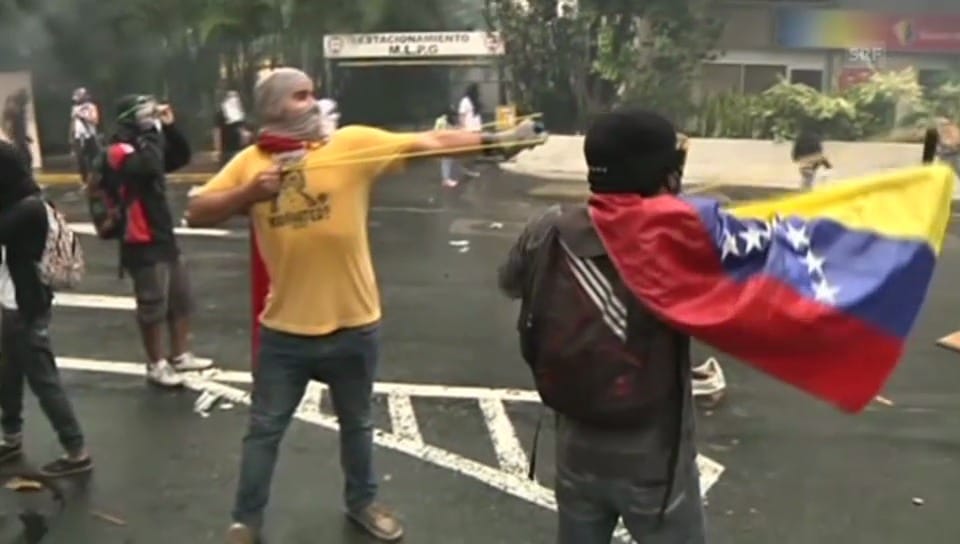Schwere Krawalle in Caracas