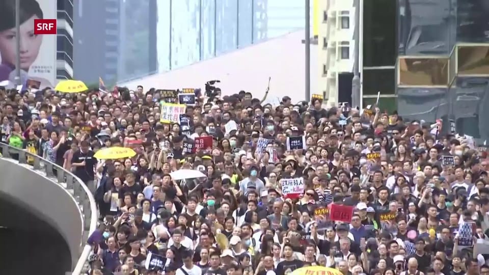 Grossdemonstration in Hongkong (unkomm.)