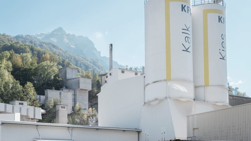 Glarner stellen sich hinter die letzte Kalkfabrik der Schweiz
