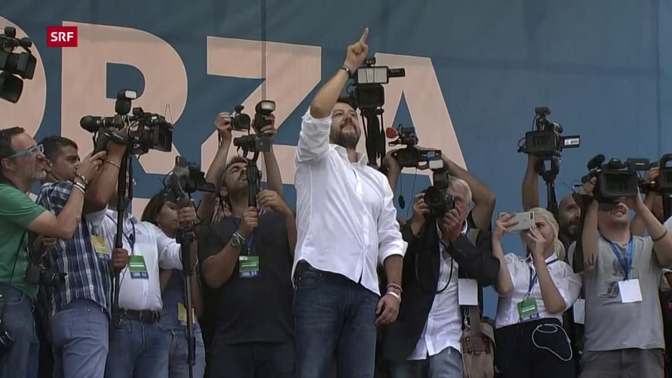 Salvini lässt sich von seinen Anhängern in Pontida feiern