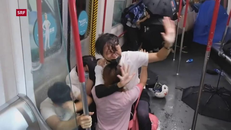 In der Hongkonger U-Bahn kam es am Wochenende zu Gewalt