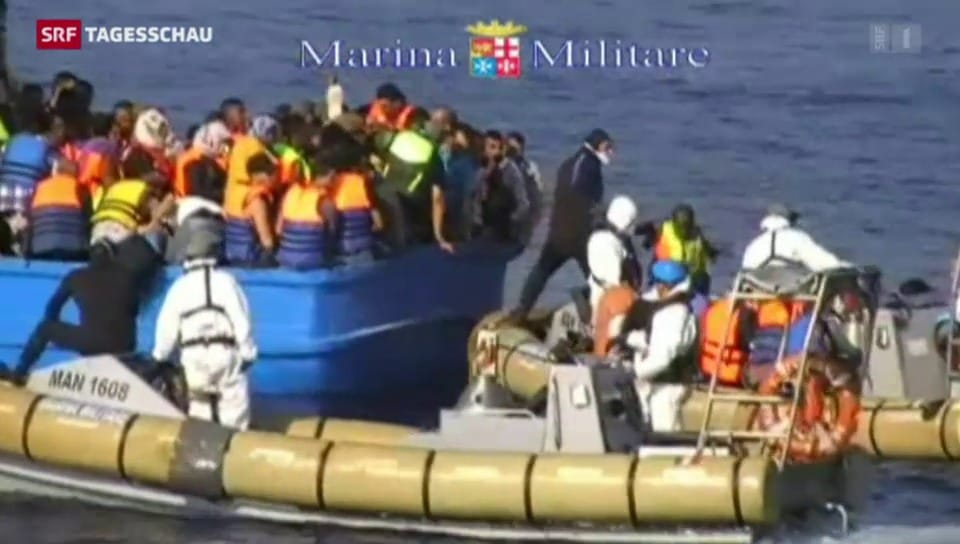 Marine findet 40 Leichen auf Flüchtlingsschiff