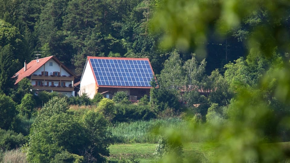 Solarzellen auf grossen Dächern bedingen einer langen Wartezeit