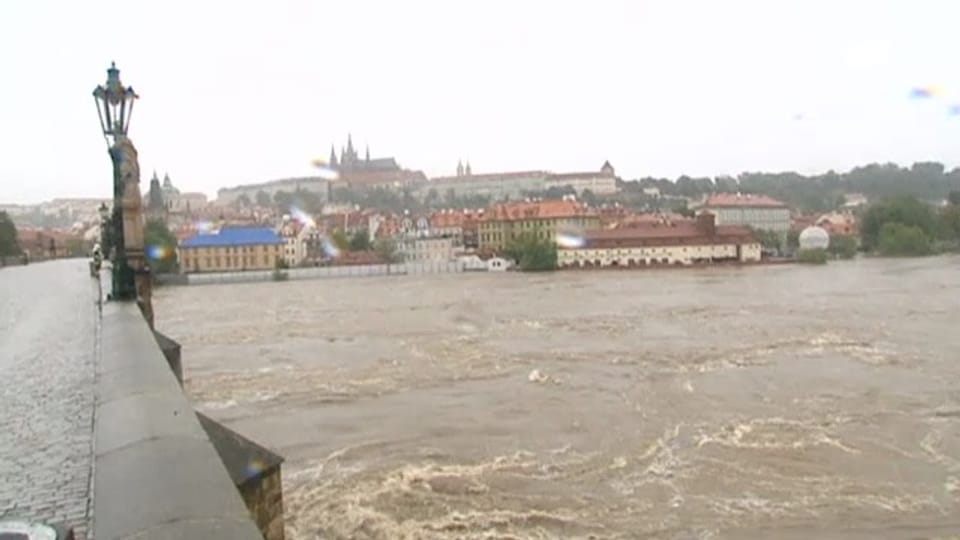 Prag unter Wasser (unkommentiert, 3.6.13)