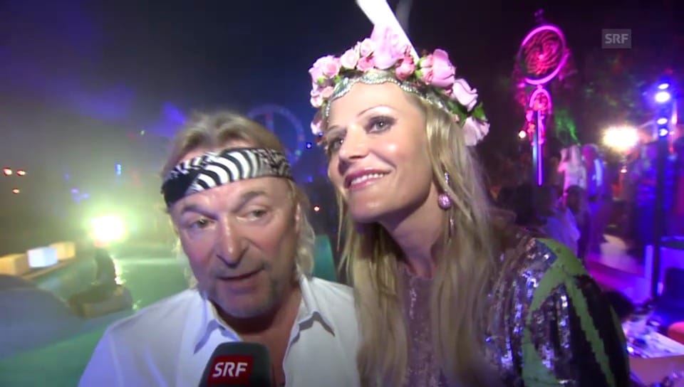 Promis feiern in St. Tropez den Hippie-Sommer