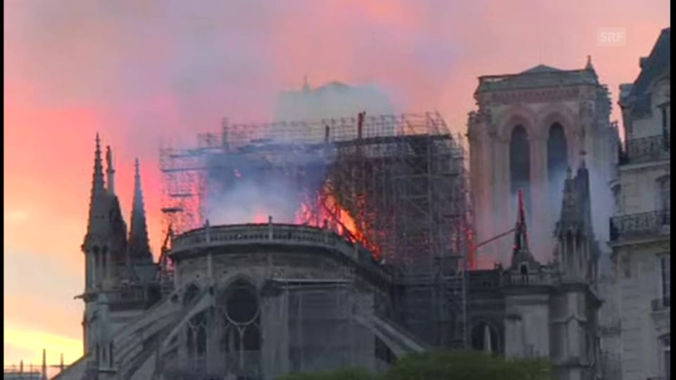 Aus dem Archiv: Hier steht die Notre-Dame in Flammen