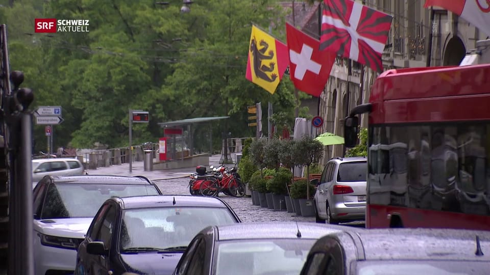Ein Parkplatz auf fünf Wohnungen – das will die Berner Regierung 