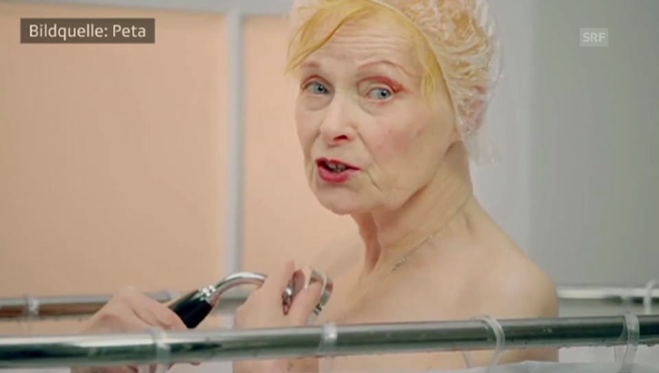 Vivienne Westwood unter der Dusche