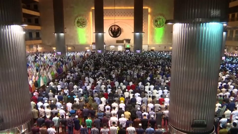 Gebete zum Ramadan in Jakarta (unkomm.)