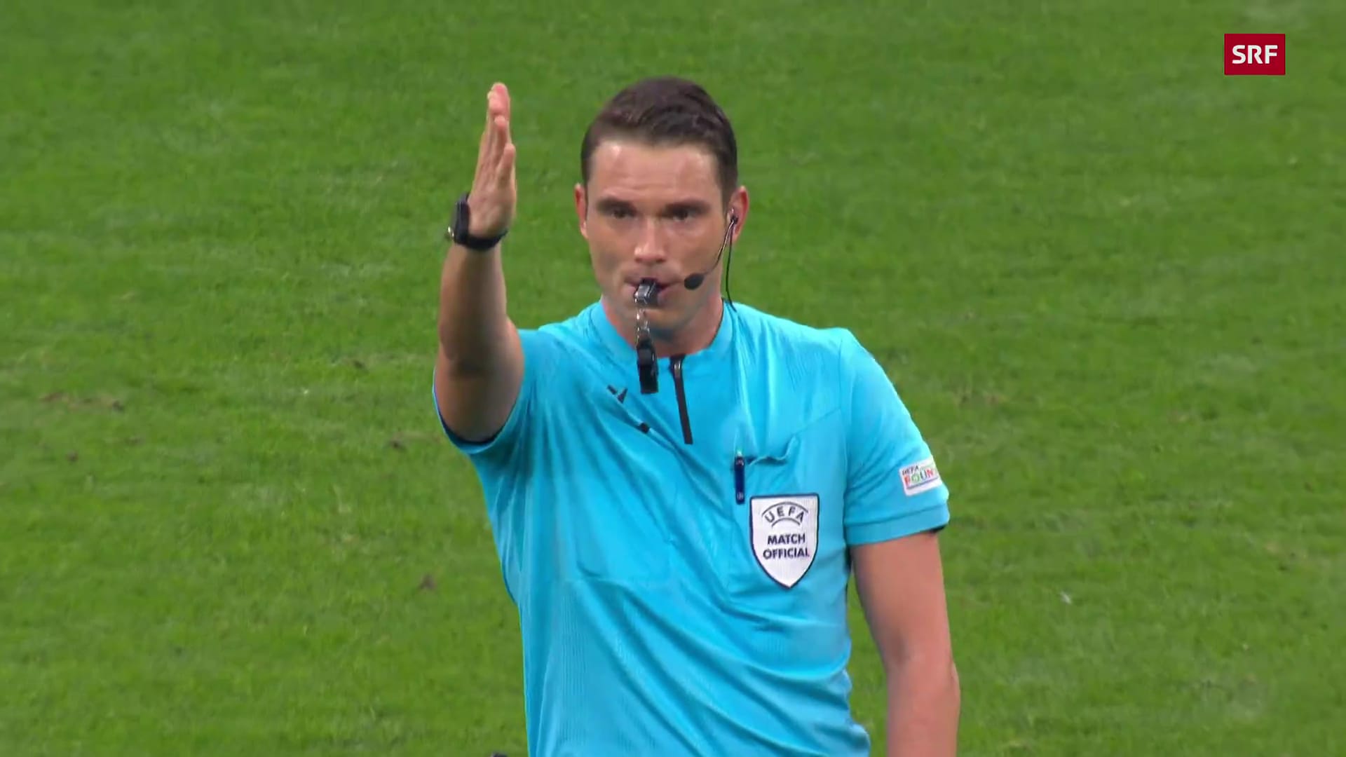 Mit Sandro Schärer pfeift auch ein Schweizer Schiedsrichter an der EURO ...