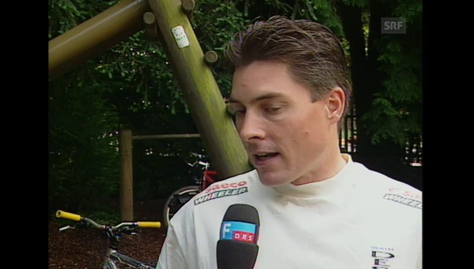 Schweiz aktuell unterwägs mit Mountain Bike: Interview Runkel - Play SRF