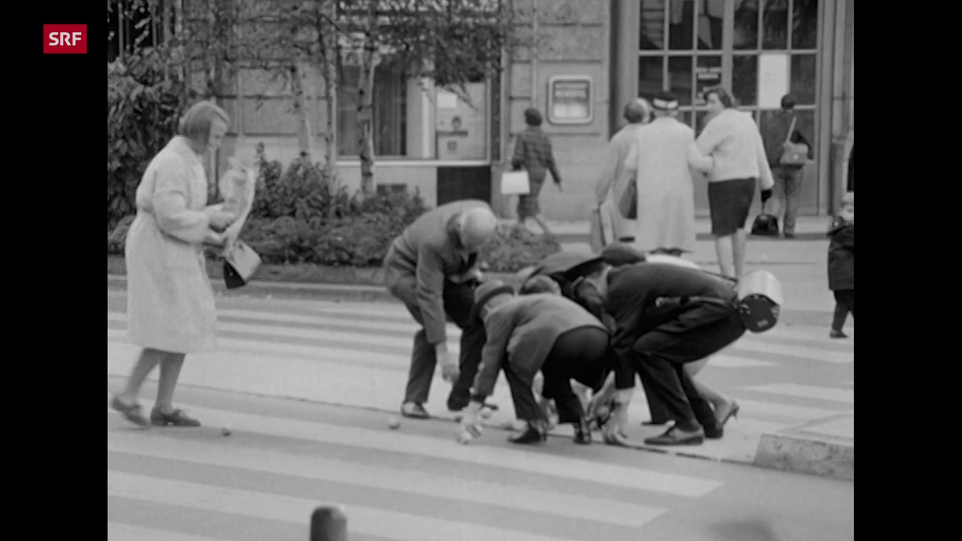 Archivperlen Hilfsbereiter Schweizer Mann? (1967) Play SRF