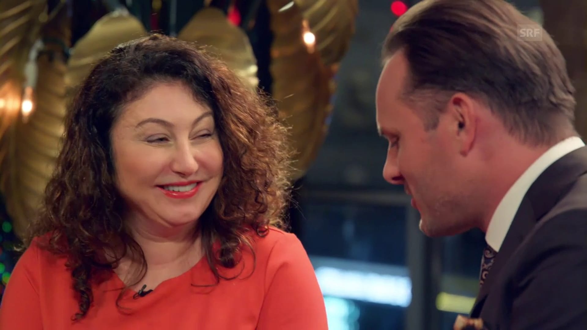 Deville Gespräch/Interview Güzin Kar Play SRF