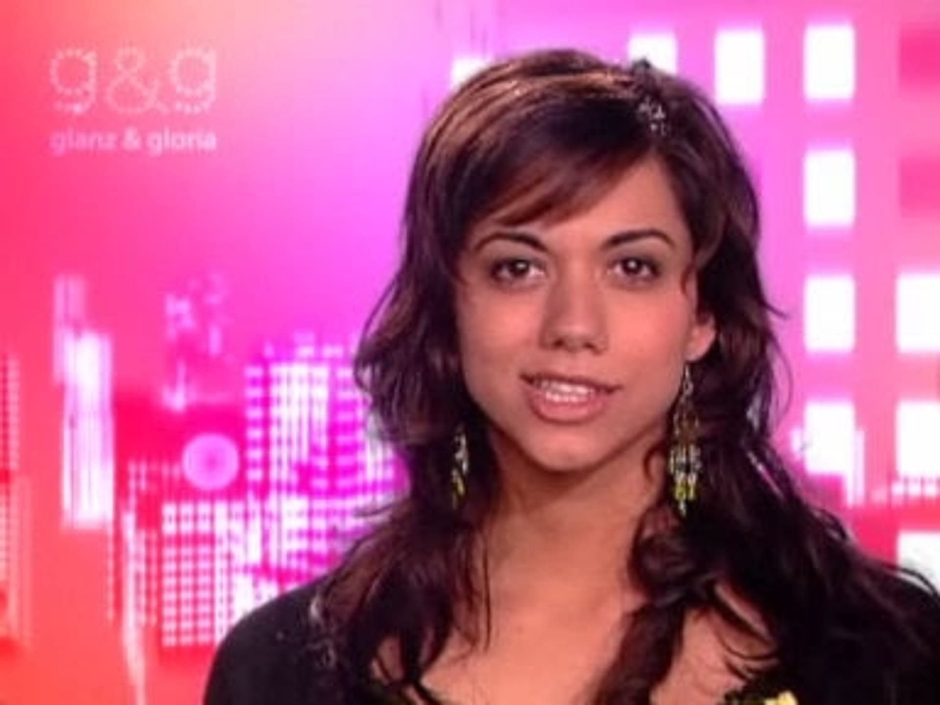 Glanz & Gloria Schweizer Maskottchen an der WM in Deutschland Play SRF