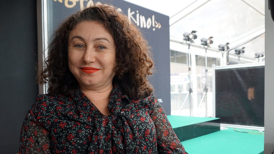 Radio SRF 3 Clips Regisseurin Güzin Kar über «Seitentriebe» Play SRF