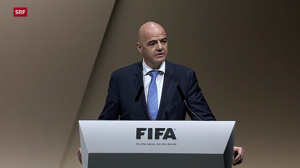 DOK mit Audiodeskription - FIFA – Das Monster mit Audiodeskription ...