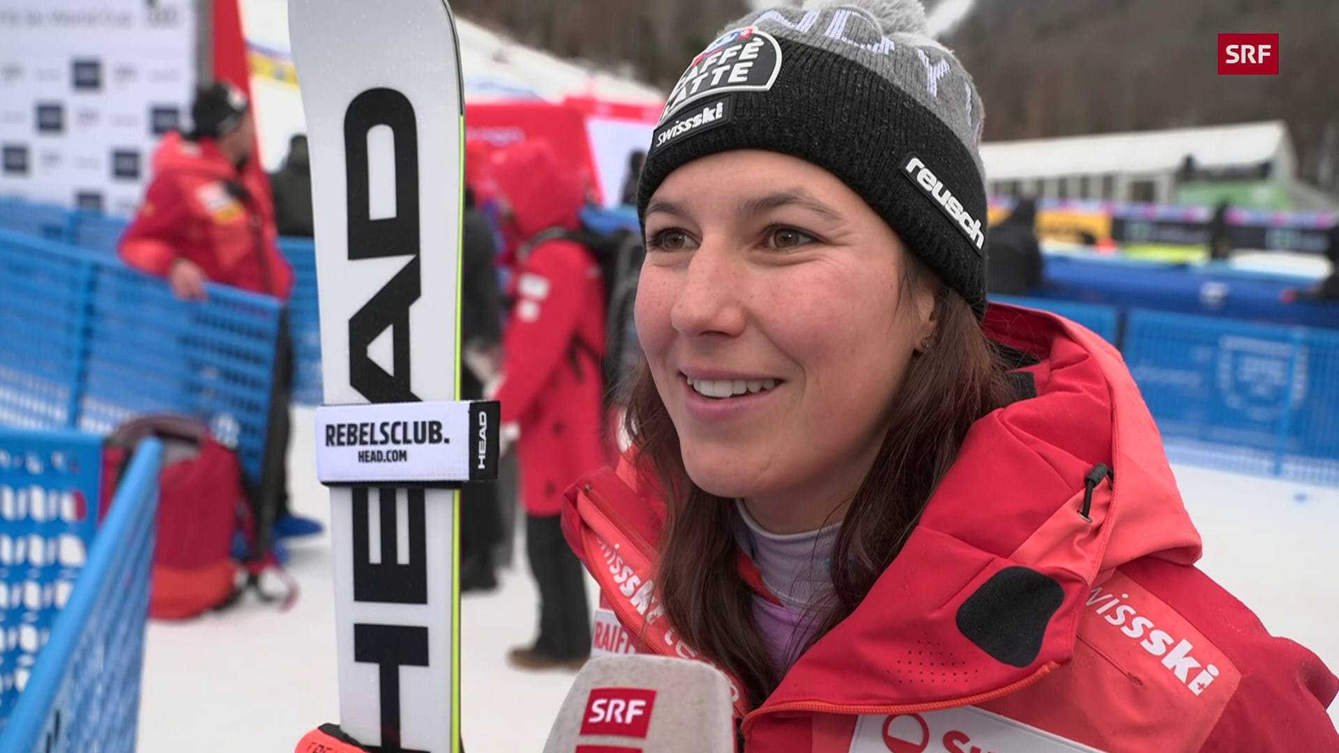 Zeitgleich mit SwennLarsson Im 106. Anlauf Wendy Holdener ist