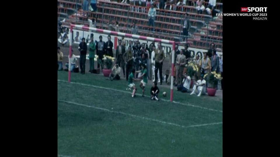 FIFA WMMagazin Riesenandrang bei der inoffiziellen FrauenWM 1971 in